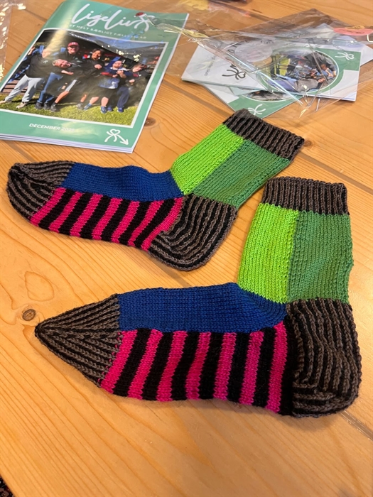 CHRISTINES STRØMPE - en strikkeopskrift fra Foreningen Ingen Bliver Efterladt